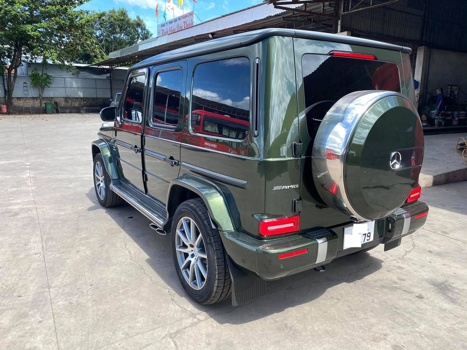 Ngo&agrave;i m&agrave;u sơn xanh đẹp mắt, xe c&ograve;n c&oacute; 2 tuỳ chọn đắt gi&aacute; kh&aacute;c khiến chủ nh&acirc;n phải chi hơn nửa tỷ đồng cho c&aacute;c option tr&ecirc;n xe