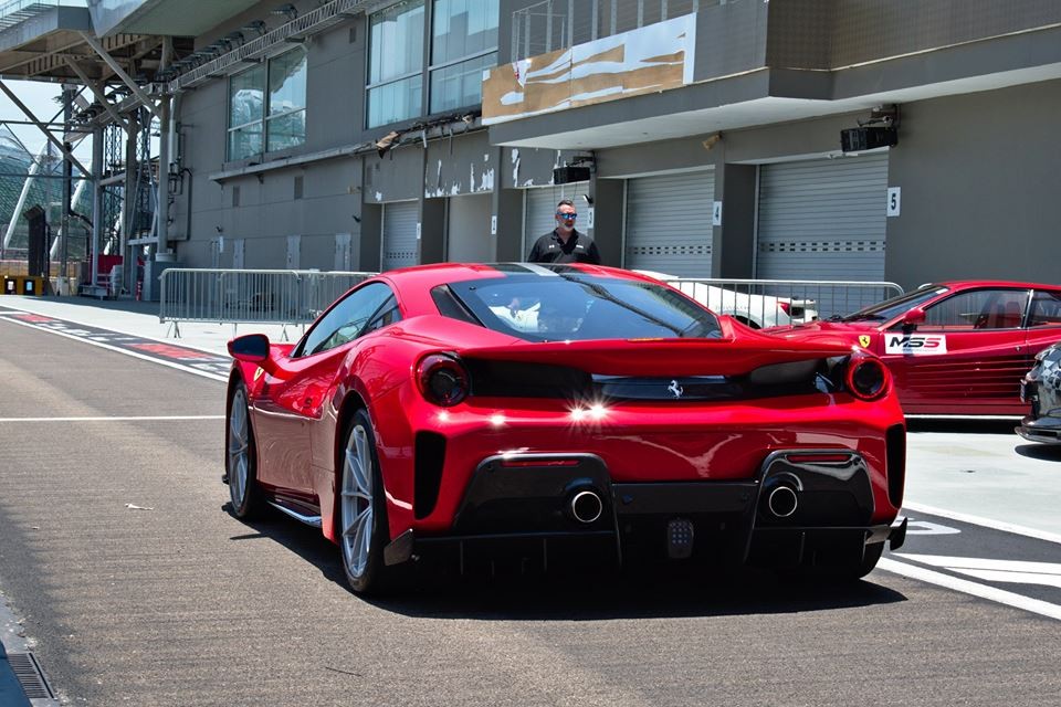 Thiết kế đu&ocirc;i xe Ferrari 488 Pista