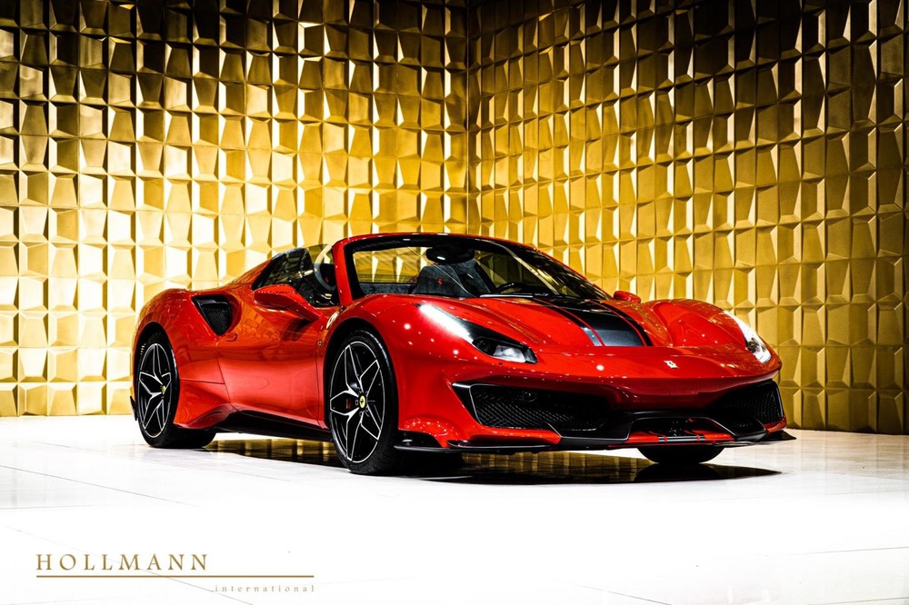 Doanh nhân quận 12 hướng thẳng đến chơi Ferrari 488 Pista Spider