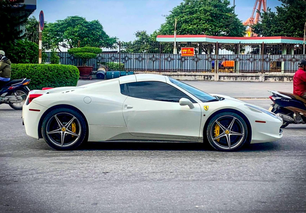 Siêu xe mui trần Ferrari 458 Spider lúc còn ở Hải Phòng