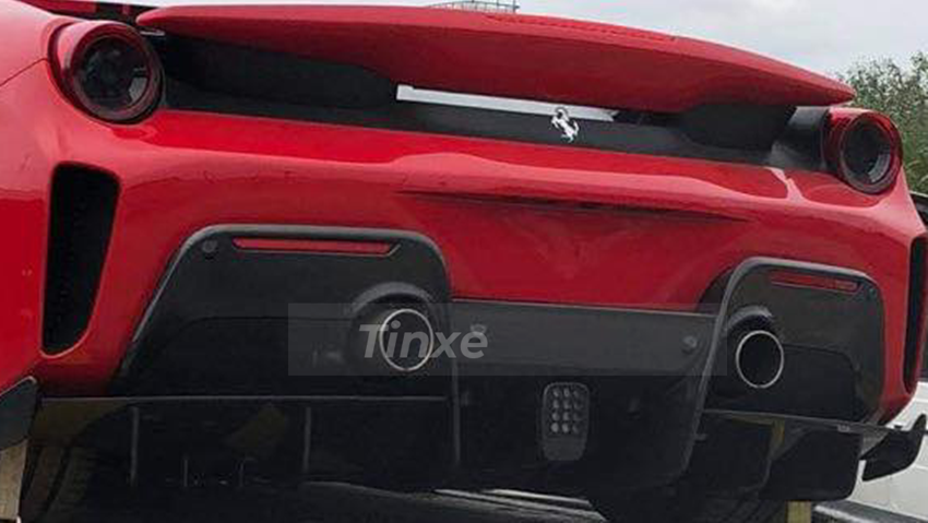 C&ograve;n đ&acirc;y l&agrave; h&igrave;nh ảnh hiếm hoi chiếc si&ecirc;u xe Ferrari 488 Pista Spider của doanh nh&acirc;n Ho&agrave;ng Kim Kh&aacute;nh được trang SuperCar In VietNam chia sẻ v&agrave;o trưa nay