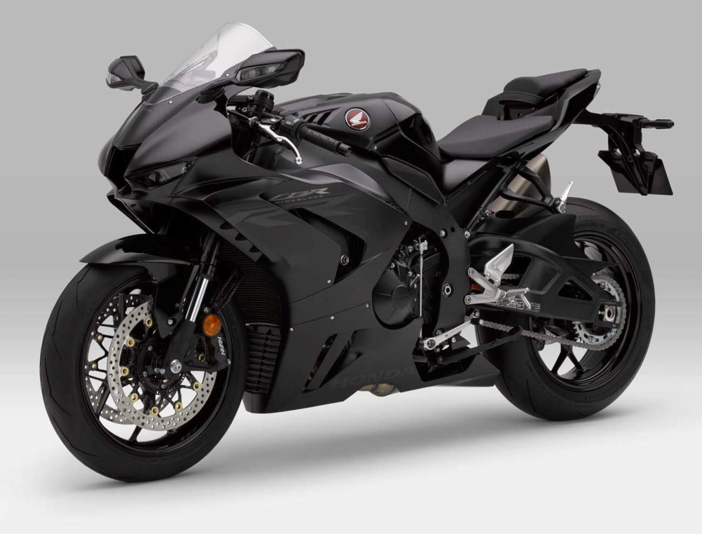 Chiếc Fireblade mà đối tượng điều khiển là Honda CBR1000RR-R màu đen Chiếc Fireblade mà đối tượng điều khiển là Honda CBR1000RR-R màu đen