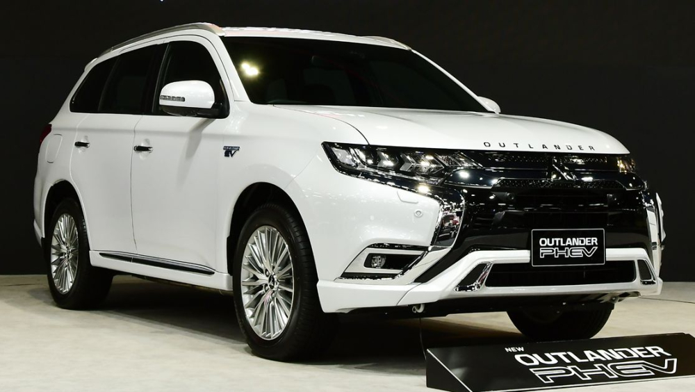 Mitsubishi Outlander PHEV 2021 tại Th&aacute;i Lan l&agrave; xe lắp r&aacute;p nội địa