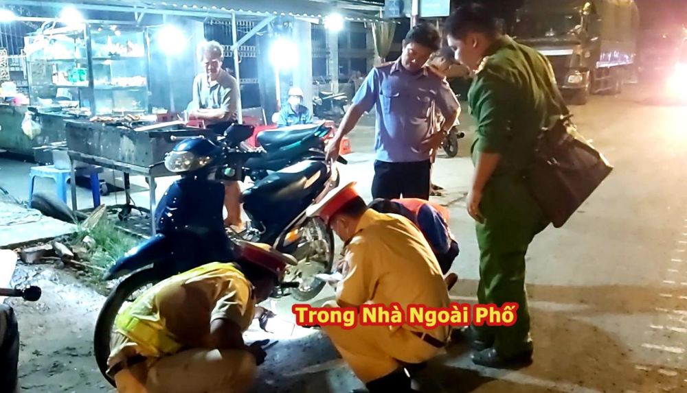 Lực lượng chức năng c&oacute; mặt tại hiện trường vụ tai nạn