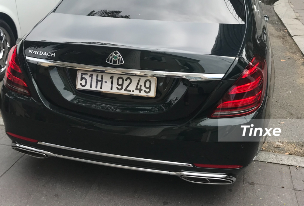 Thiết kế phần đuôi xe Mercedes-Maybach S450 4Matic phiên bản nâng cấp mới nhất đang bán tại Việt Nam Thiết kế phần đuôi xe Mercedes-Maybach S450 4Matic phiên bản nâng cấp mới nhất đang bán tại Việt Nam