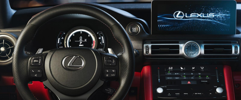 Lexus IS 2021 c&oacute; m&agrave;n h&igrave;nh th&ocirc;ng tin giải tr&iacute; 8 inch hoặc 10,3 inch