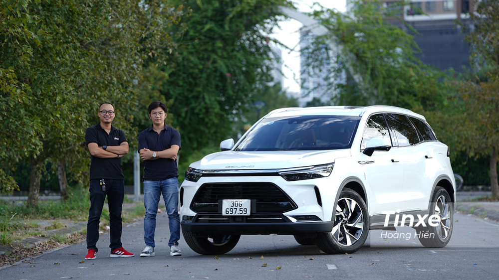 Anh Nguyễn Quang Đức - một trong những chủ xe Beijing X7 đầu ti&ecirc;n tại H&agrave; Nội.
