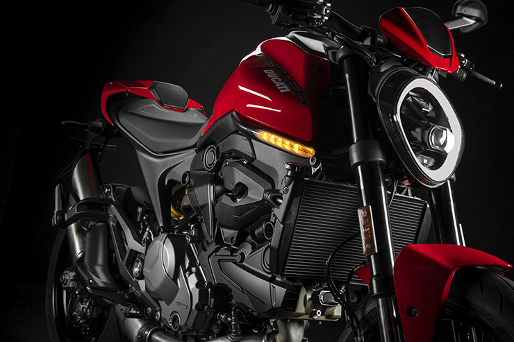 Khối động cơ mới mạnh hơn, nhẹ hơn và bền hơn trên Ducati Monster 2021 Khối động cơ mới mạnh hơn, nhẹ hơn và bền hơn trên Ducati Monster 2021