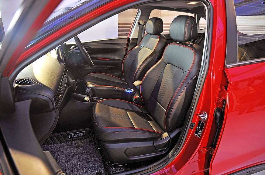 Ghế trước của Hyundai i20 2021 được thiết kế lại, tạo cảm giác cao cấp hơn Ghế trước của Hyundai i20 2021 được thiết kế lại, tạo cảm giác cao cấp hơn