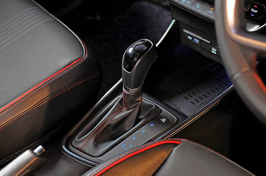 Cần số của hộp số tự động ly hợp kép 7 cấp trên Hyundai i20 2021 Cần số của hộp số tự động ly hợp kép 7 cấp trên Hyundai i20 2021
