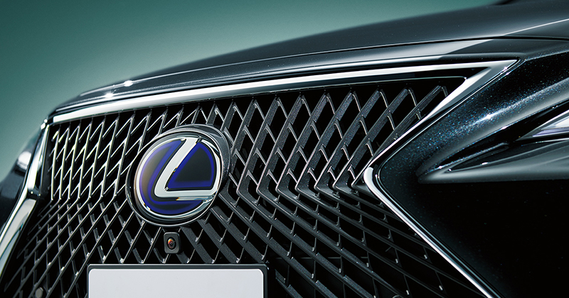 Lưới tản nhiệt của Lexus LS 2021