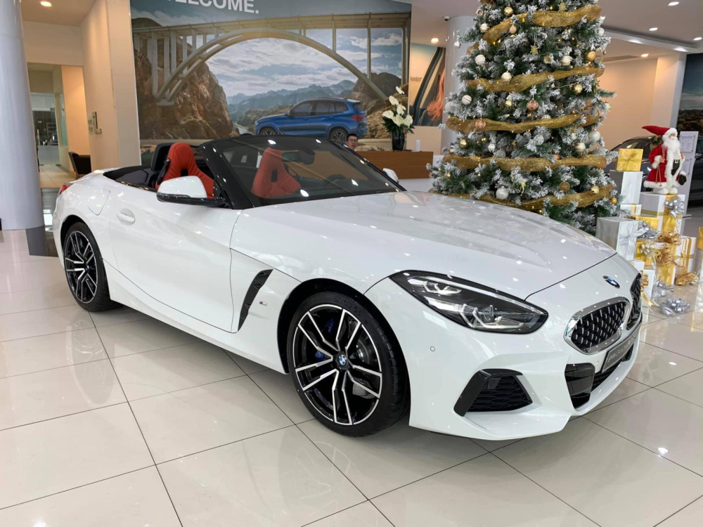Xe có màu trắng và thuộc bản BMW Z4 sDrive30i Msport Xe có màu trắng và thuộc bản BMW Z4 sDrive30i Msport