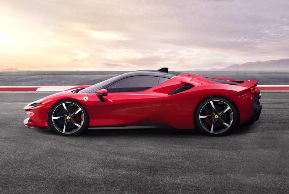 Ferrari SF90 Stradale nhận được giải thưởng chiến binh th&acirc;n thiện m&ocirc;i trường do tạp ch&iacute; Top Gear trao tặng.