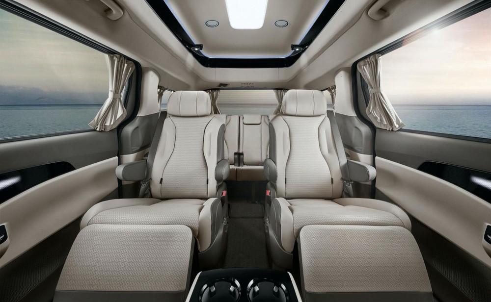 Không gian nội thất rộng rãi của Kia Sedona Hi Limousine 2021