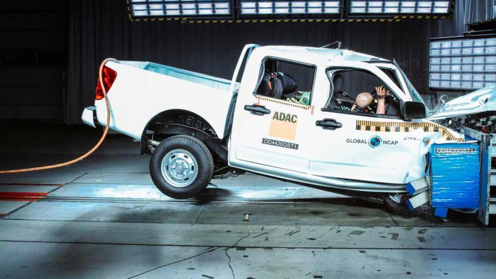 Chiếc xe bán tải Trung Quốc Great Wall Steed 5 va chạm trực diện ở vận tốc 64 km/h