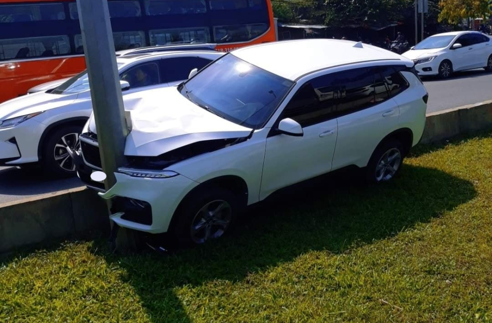 Vụ tai nạn của xe VinFast LUX SA2.0 vào sáng nay tại Sài thành