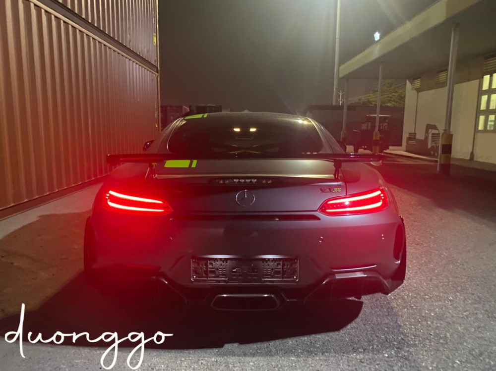 Thiết kế phần đuôi siêu xe Mercedes-AMG GT R Pro đầu tiên về Việt Nam Thiết kế phần đuôi siêu xe Mercedes-AMG GT R Pro đầu tiên về Việt Nam