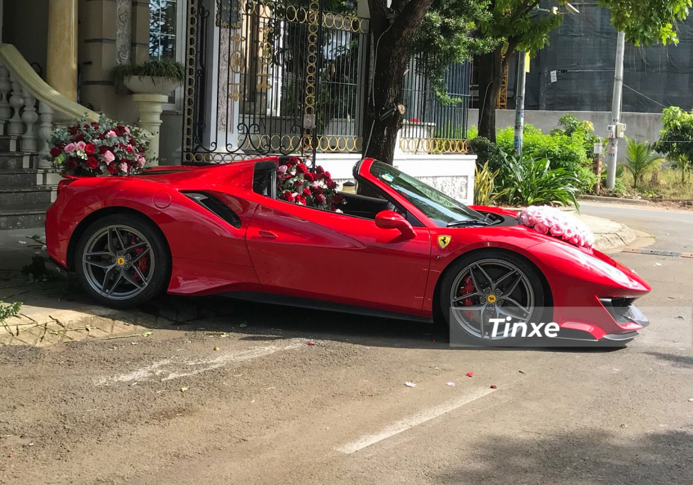 Si&ecirc;u xe mui trần Ferrari 488 Pista Spider đang bị c&aacute;c đại l&yacute; tr&ecirc;n thế giới h&eacute;t gi&aacute; ch&oacute;ng mặt