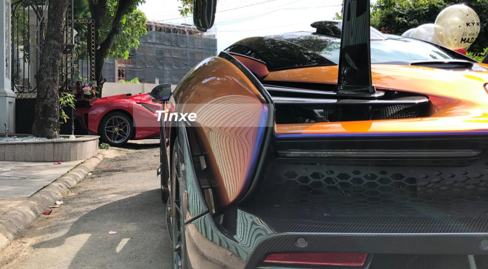 Hiện chiếc si&ecirc;u xe mui trần Ferrari 488 Pista Spider đang được chủ nh&acirc;n &eacute;m để chuẩn bị một cuộc diễu h&agrave;nh chạy từ quận 12 sang quận Ph&uacute; Nhuận v&agrave;o s&aacute;ng ng&agrave;y 10 th&aacute;ng 12 sắp tới