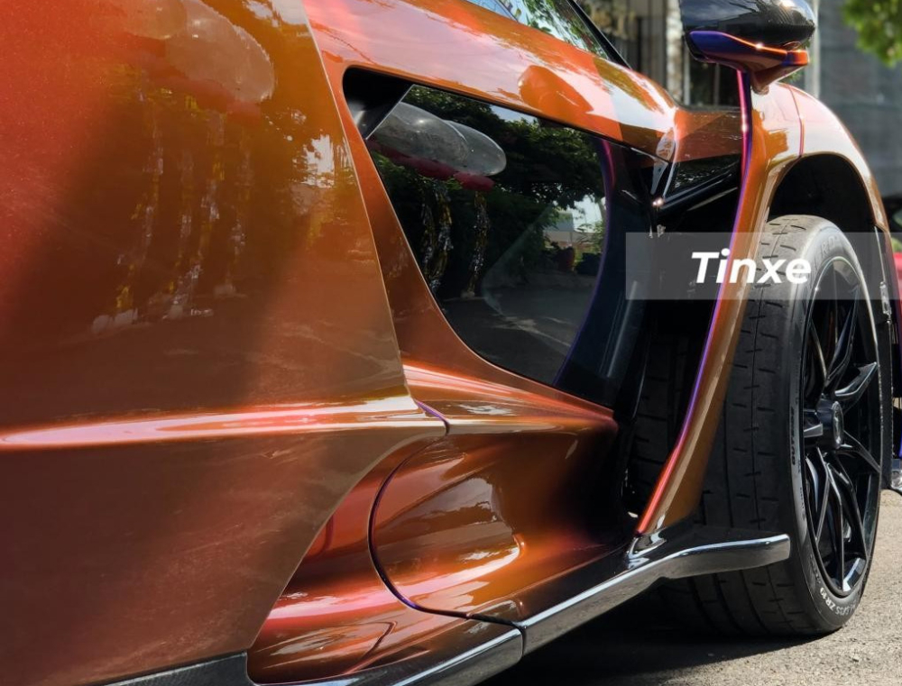 McLaren Senna c&oacute; một phần cửa được l&agrave;m bằng k&iacute;nh trong suốt