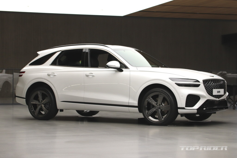 Genesis GV70 2021 c&oacute; cả động cơ diesel
