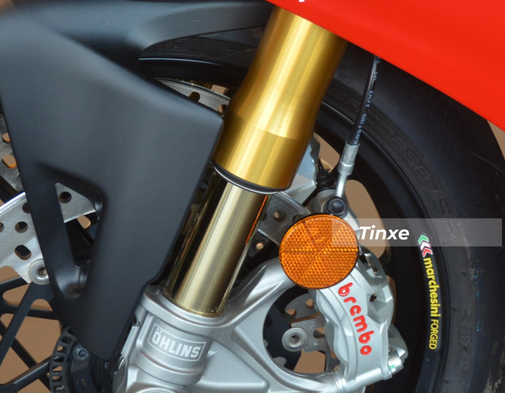 Ducati Panigale V4 2020 phiên bản S có phuộc Ohlins đôi cho bánh trước Ducati Panigale V4 2020 phiên bản S có phuộc Ohlins đôi cho bánh trước