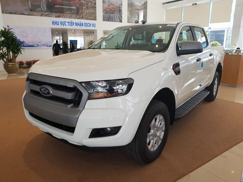 Ford Ranger XLS hiện đang được bán với giá niêm yết 649 triệu đồng.