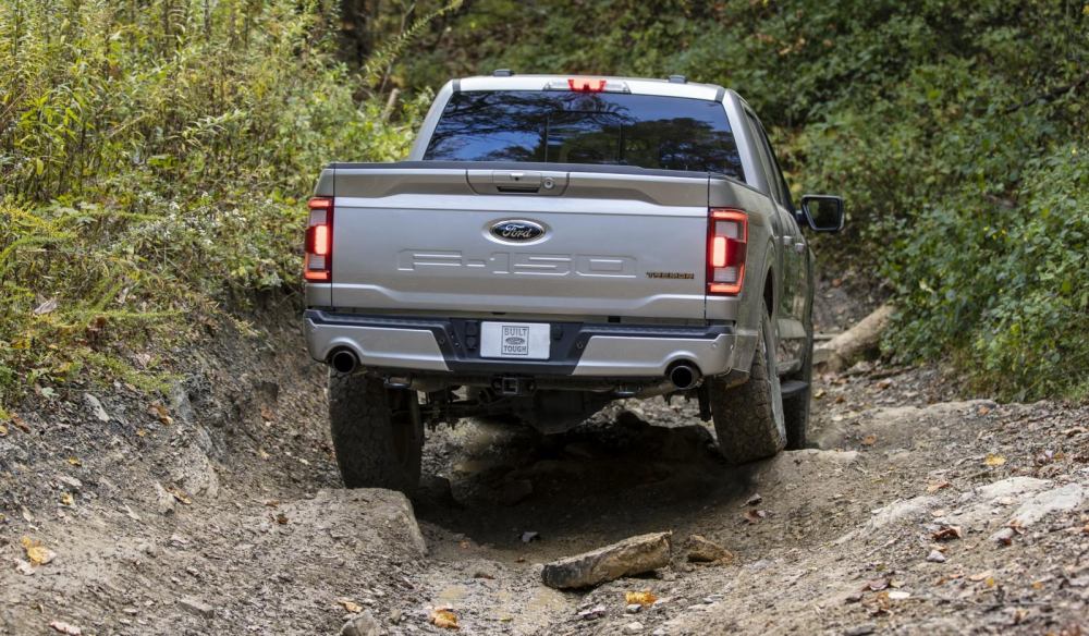 Ford F-150 Tremor 2021 nhìn từ phía sau