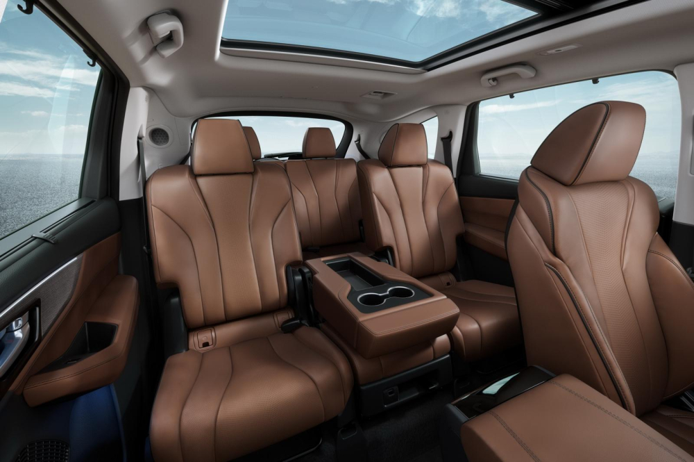 Ghế giữa ở hàng thứ 2 của Acura MDX 2022 có thể biến thành bệ tì tay Ghế giữa ở hàng thứ 2 của Acura MDX 2022 có thể biến thành bệ tì tay