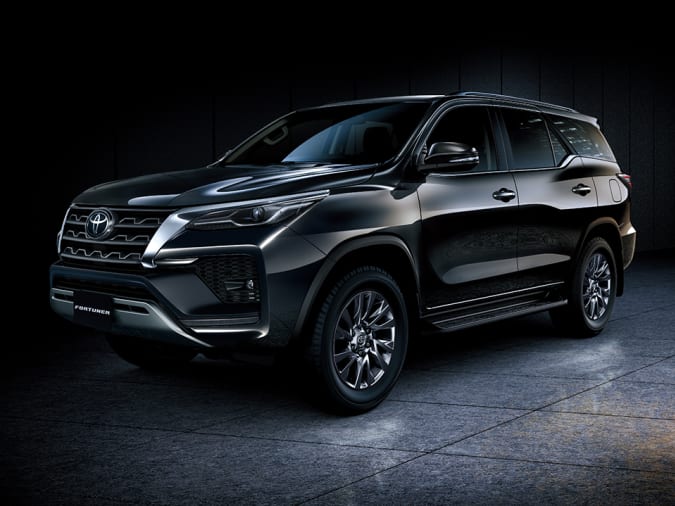 Xe tại Trung Đ&ocirc;ng c&oacute; thiết kế giống bản thường của Toyota Fortuner 2021 ở Việt Nam