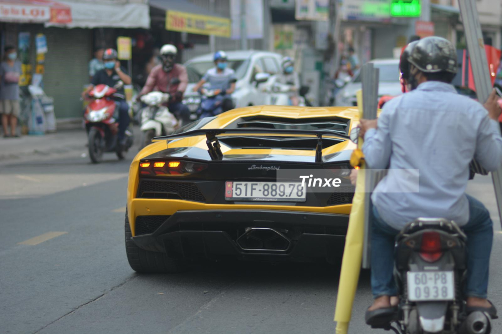 Ước t&iacute;nh d&agrave;n si&ecirc;u xe của Ho&agrave;ng Kim Kh&aacute;nh sẽ dạo quanh S&agrave;i th&agrave;nh v&agrave;o trưa nay v&agrave; tập kết tại một nh&agrave; h&agrave;ng ở quận Ph&uacute; Nhuận để tổ chức tiệc c&ugrave;ng c&aacute;c chủ si&ecirc;u xe kh&aacute;c