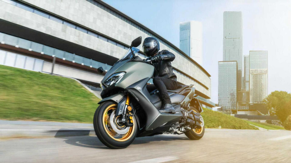 Yamaha TMax 560