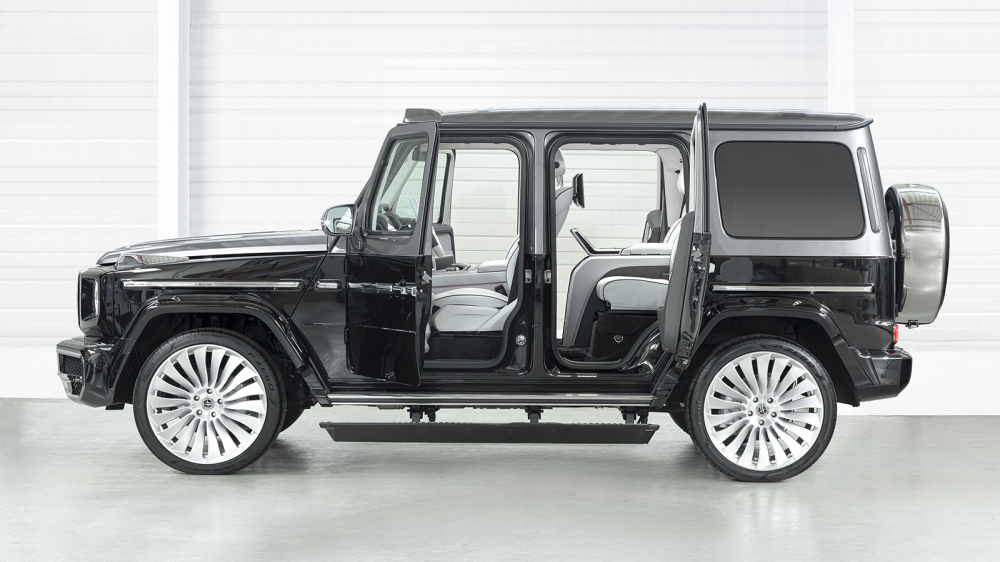 Với bộ cửa mới, chiếc G-Class kinh điển trở nên khác lạ và lôi cuốn hẳn