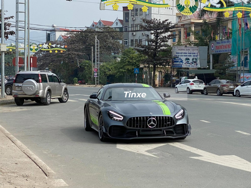 Đây hiện là chiếc siêu xe Mercedes-AMG GT R Pro độc nhất Việt Nam