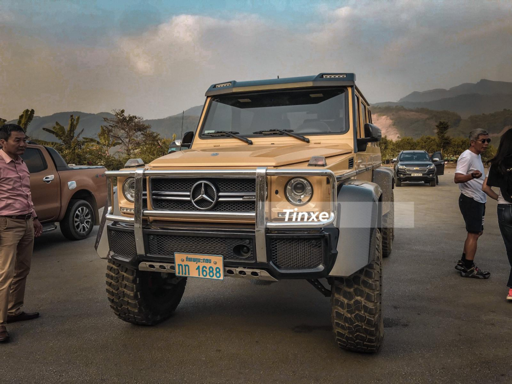 Chiếc Mercedes-Benz G63 AMG 6x6 độc nhất Việt Nam mang biển số của nước L&agrave;o
