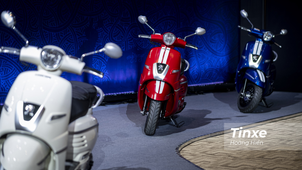 Peugeot Django 125cc ABS có giá bán 68 triệu đồng tại Việt Nam với 7 màu sắc cho khách hàng lựa chọn.