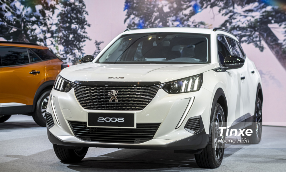 Có thể thấy rằng, Peugeot 2008 là một mẫu xe crossover cỡ B có thiết kế bắt mắt, cá tính cùng với hàng loạt công nghệ an toàn chủ động vừa đủ cho nhu cầu di chuyển hàng ngày của người dùng Việt Nam. Với giá bán cao nhất cho bản GTline là 839 triệu, Peugeot 2008 có thể sẽ là đối trọng lớn với Toyota Có thể thấy rằng, Peugeot 2008 là một mẫu xe crossover cỡ B có thiết kế bắt mắt, cá tính cùng với hàng loạt công nghệ an toàn chủ động vừa đủ cho nhu cầu di chuyển hàng ngày của người dùng Việt Nam. Với giá bán cao nhất cho bản GTline là 839 triệu, Peugeot 2008 có thể sẽ là đối trọng lớn với Toyota