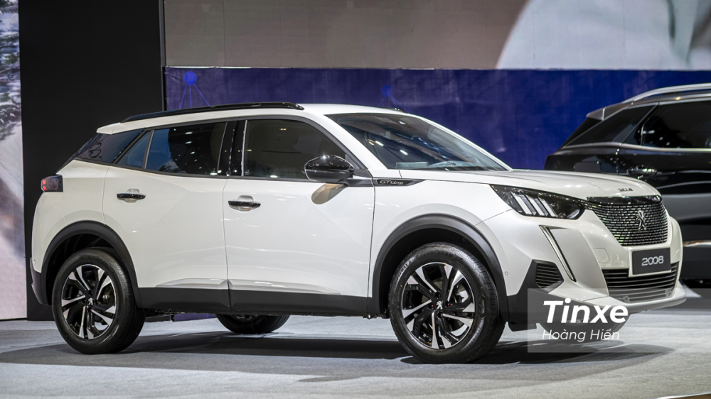 Peugeot 2008 sở hữu các số đo DxRxC tương ứng là 4.300 x 1.770 x 1.540mm cùng với chiều dài cơ sở đạt mức 2.605 mm. Ngoài ra, xe cũng sở hữu khoảng sáng gầm lên tới 175mm. Peugeot 2008 sở hữu các số đo DxRxC tương ứng là 4.300 x 1.770 x 1.540mm cùng với chiều dài cơ sở đạt mức 2.605 mm. Ngoài ra, xe cũng sở hữu khoảng sáng gầm lên tới 175mm.