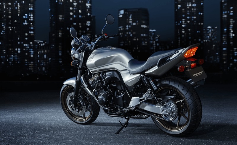 Xe mang nhiều chi tiết giống Honda CB400SF nhưng nhỏ gọn hơn Xe mang nhiều chi tiết giống Honda CB400SF nhưng nhỏ gọn hơn