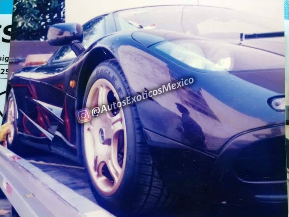 Khi đến Mexico, chiếc siêu xe này cũng được sơn lại vành thành màu vàng Khi đến Mexico, chiếc siêu xe này cũng được sơn lại vành thành màu vàng