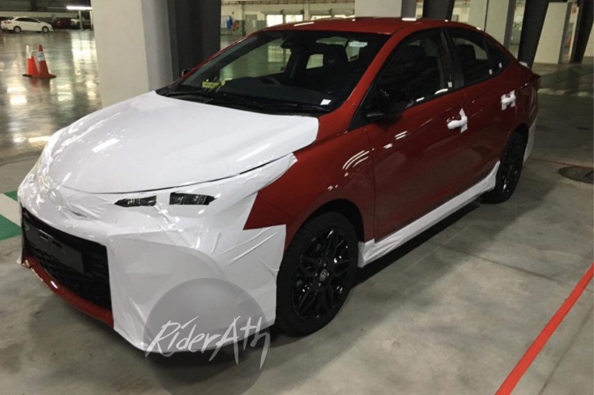 Phần đầu xe được ngụy trang kh&aacute; k&iacute;n của chiếc Toyota Vios GR Sport
