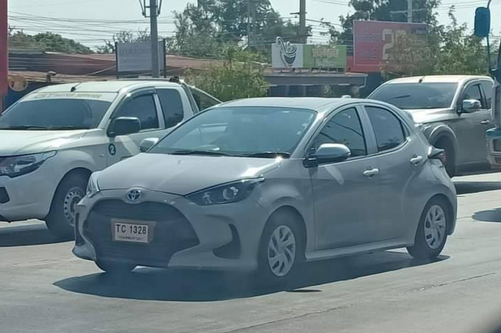 Chiếc Toyota Yaris chạy thử trên đường phố Thái Lan