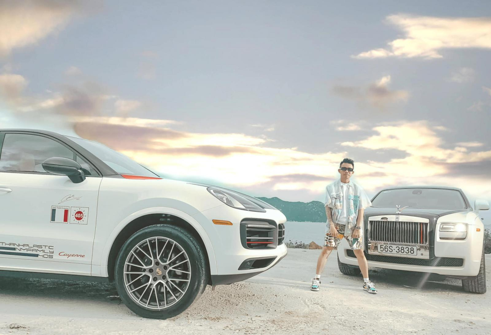 Minh Nhựa mang Rolls-Royce Ghost Series I v&agrave; Porsche Cayenne Coupe ra Nha Trang chụp ảnh cũng như quay phim vừa qua