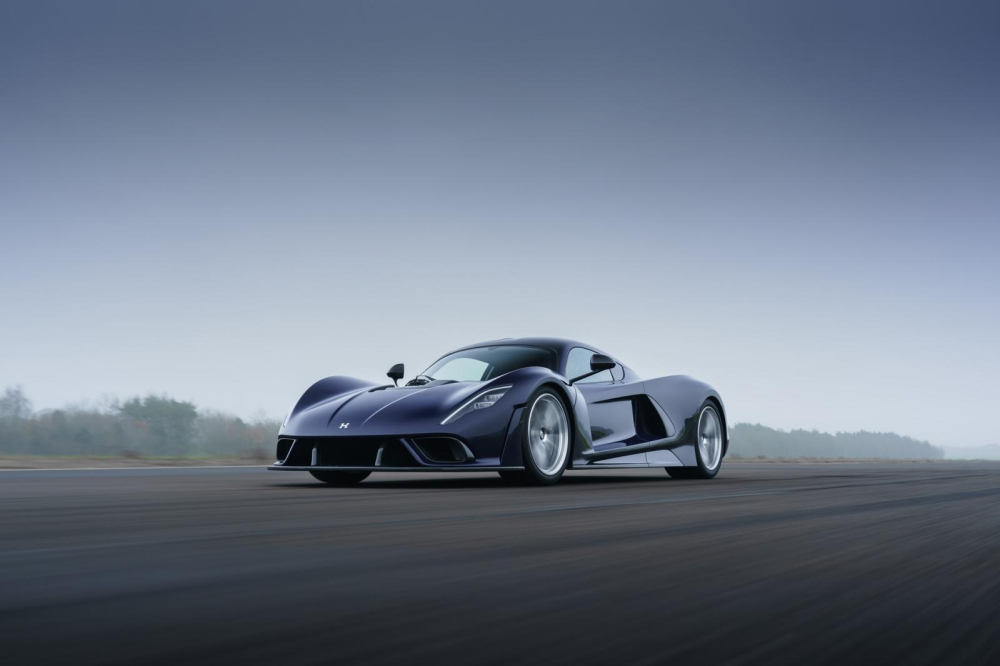 Hennessey Venom F5 2021 tr&igrave;nh l&agrave;ng tại Mỹ