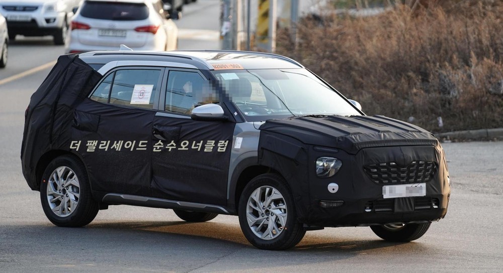 Hyundai Creta phi&ecirc;n bản 7 chỗ chạy tr&ecirc;n đường thử tại H&agrave;n Quốc