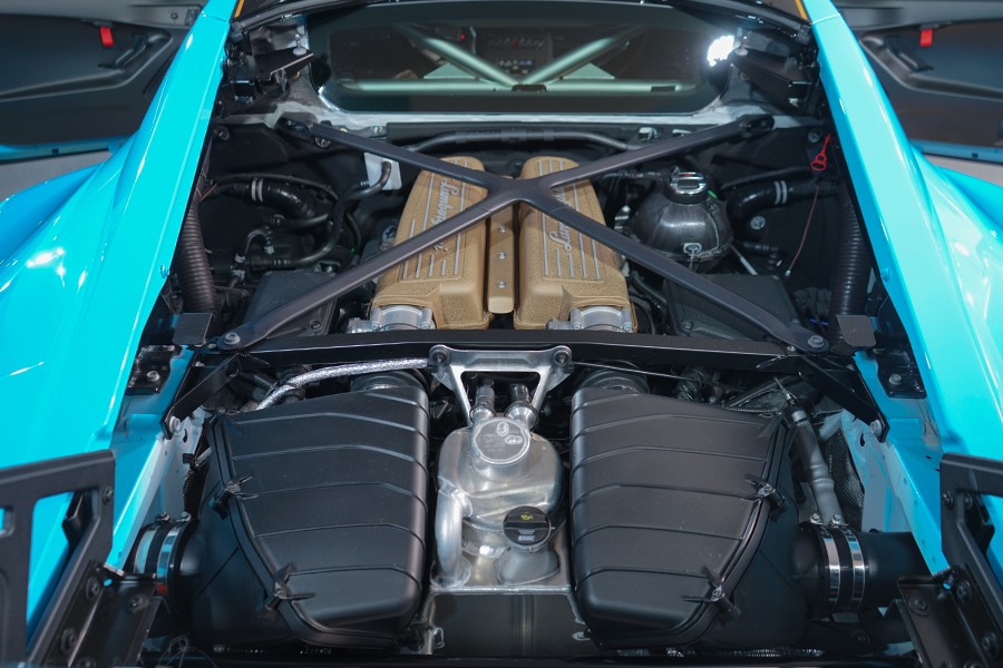 Lamborghini Huracan STO có động cơ V10, dung tích 5.2 lít bơm ra công suất 640 mã lực