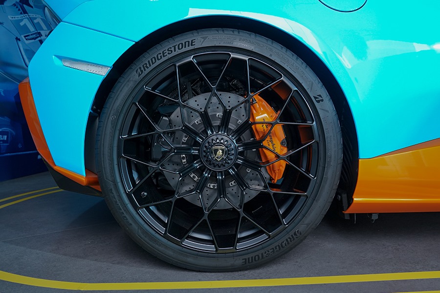 Lamborghini bổ sung ba chế độ lái mới cho hệ thống ANIMA trong Huracan STO bao gồm chế độ STO, Trofeo và Pioggia
