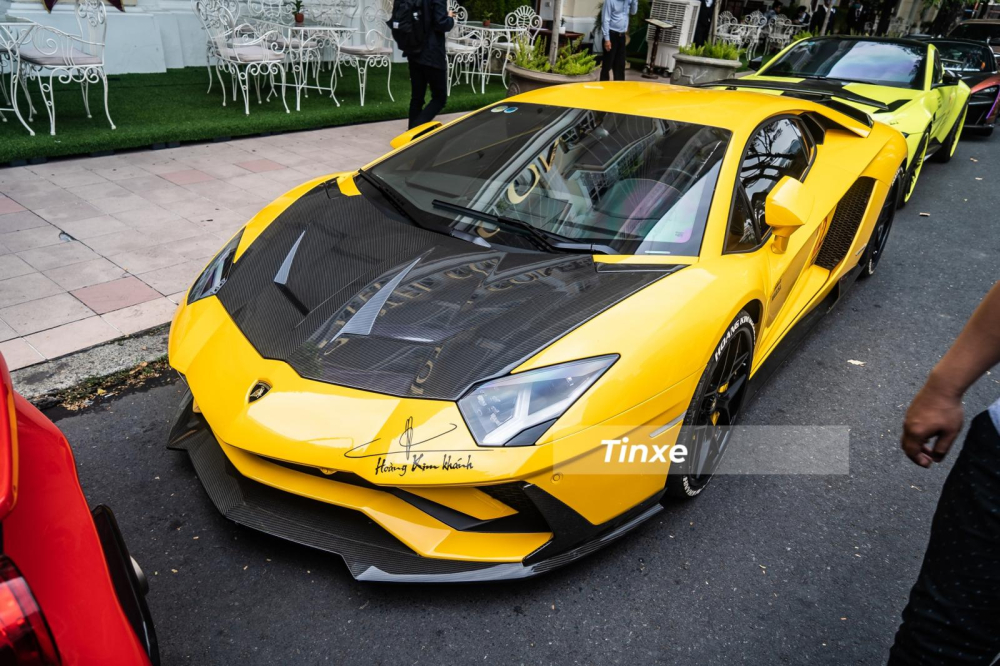 Lamborghini Aventador S LP740-4 chính là siêu xe đầu tiên vào garage của Hoàng Kim Khánh Lamborghini Aventador S LP740-4 chính là siêu xe đầu tiên vào garage của Hoàng Kim Khánh