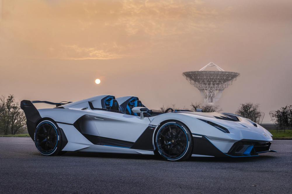 Lamborghini SC20 có thân vỏ bằng sợi carbon Lamborghini SC20 có thân vỏ bằng sợi carbon