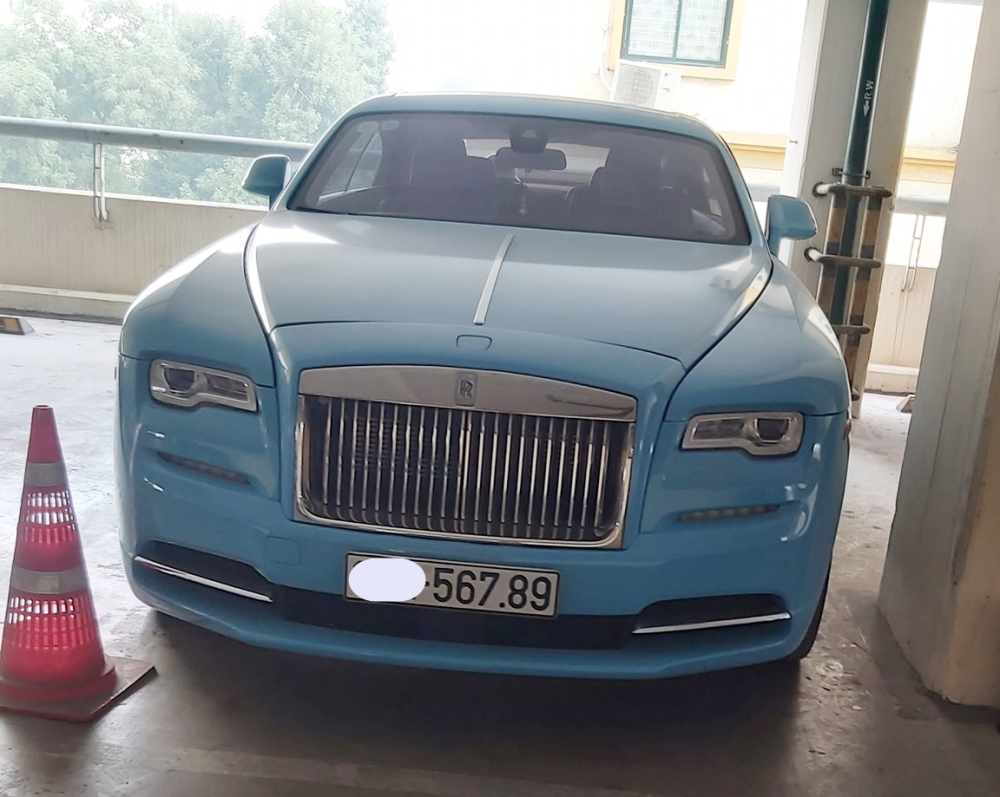 Rolls-Royce Wraith biển san bằng tất cả được chủ nh&acirc;n đổi m&agrave;u &aacute;o mới